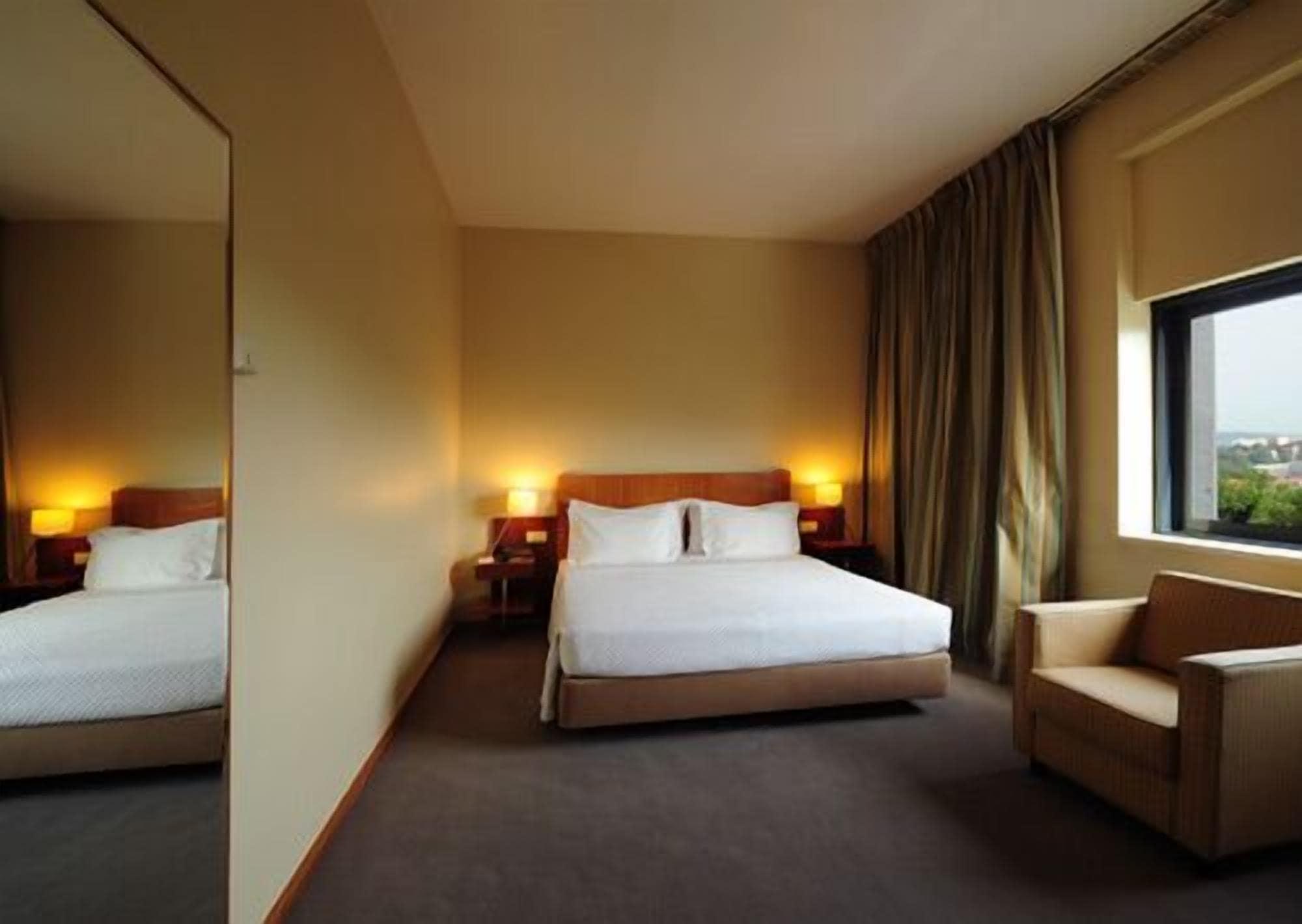 Hotel De Guimaraes Business & Spa ภายนอก รูปภาพ